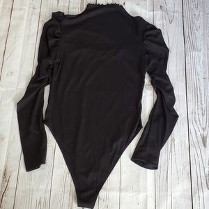 Kara and Kate black bodysuit with lettuce edge mock neck XL